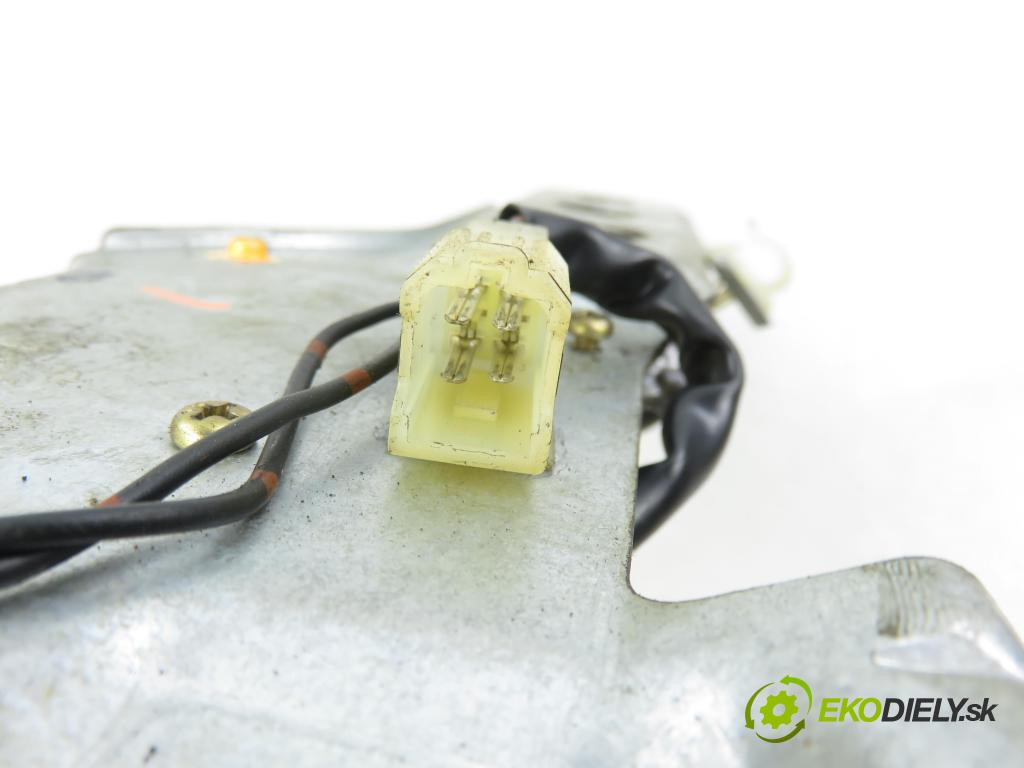 SUBARU IMPREZA kombi (GG) KOMBI 2005 123,00 2.5 167 2457,00 motorek stěrače ZADNÍ: 34948581