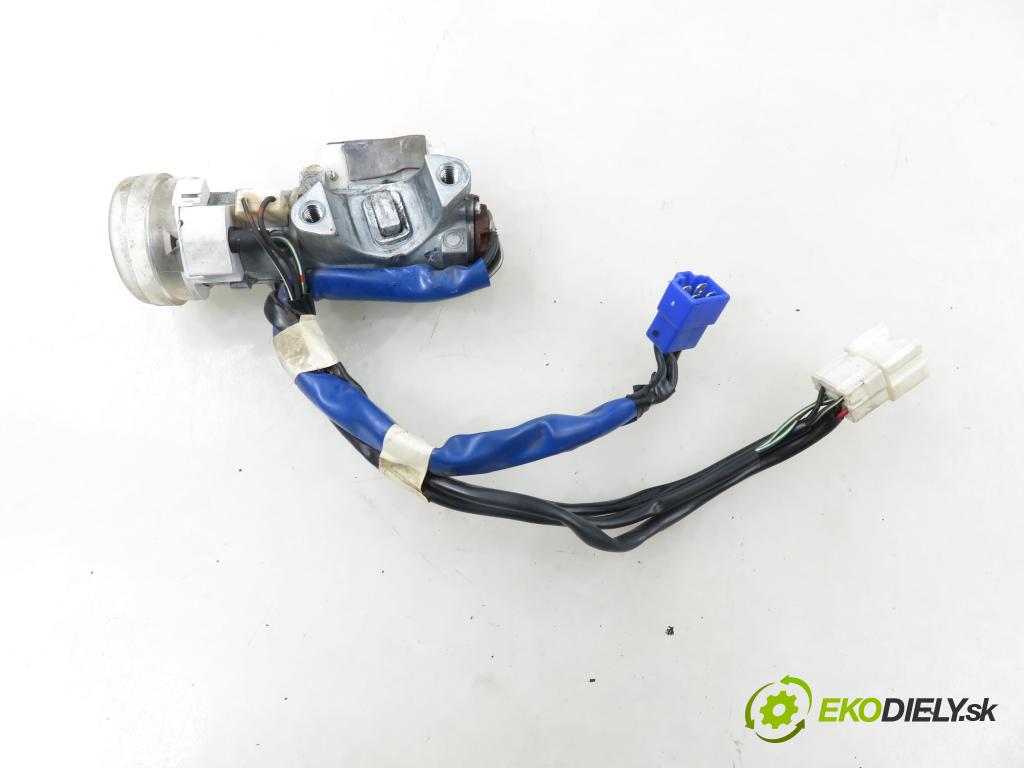 SUBARU IMPREZA kombi (GG) KOMBI 2005 123,00 2.5 167 2457,00 spinačka / zámky