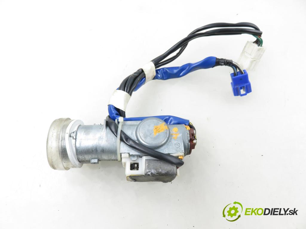 SUBARU IMPREZA kombi (GG) KOMBI 2005 123,00 2.5 167 2457,00 spinačka / zámky