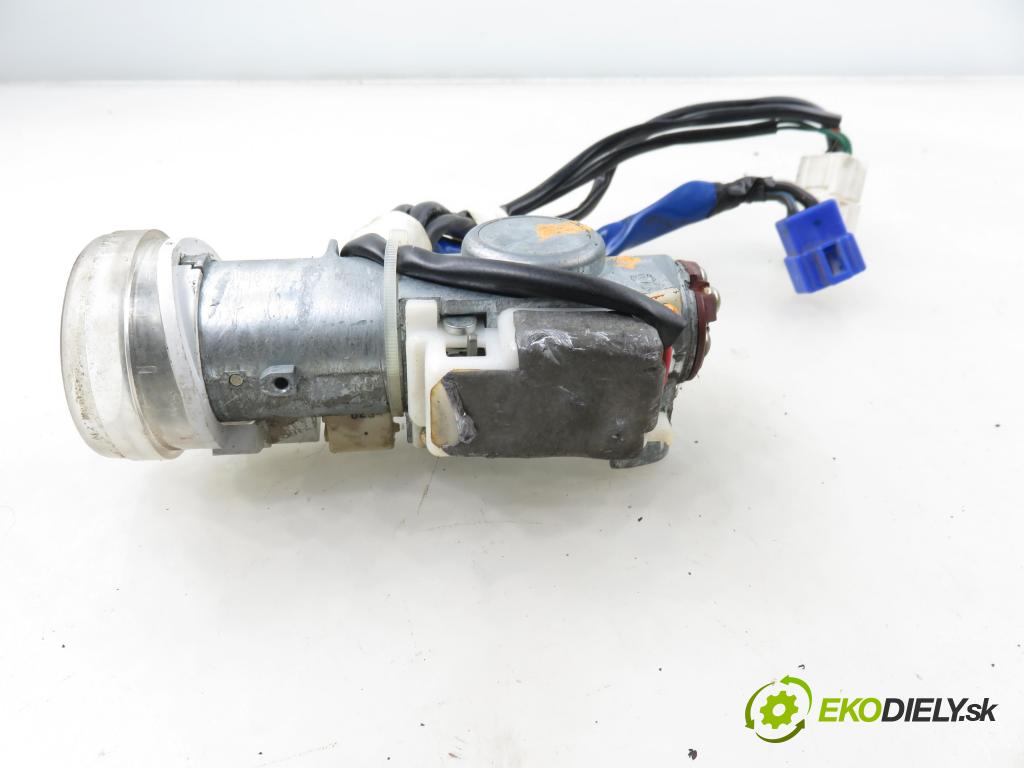 SUBARU IMPREZA kombi (GG) KOMBI 2005 123,00 2.5 167 2457,00 spinačka / zámky