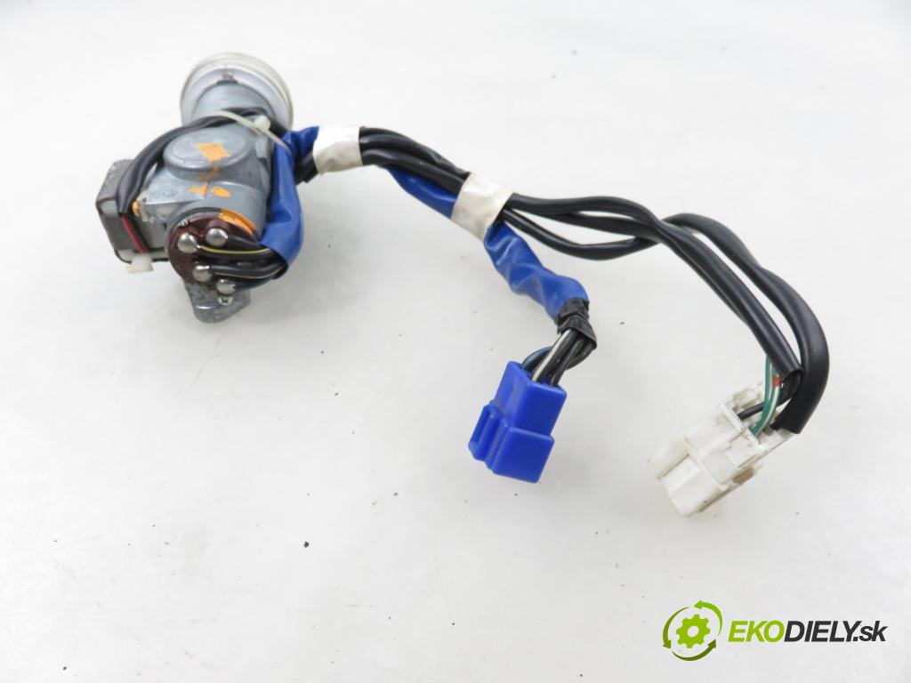 SUBARU IMPREZA kombi (GG) KOMBI 2005 123,00 2.5 167 2457,00 spinačka / zámky