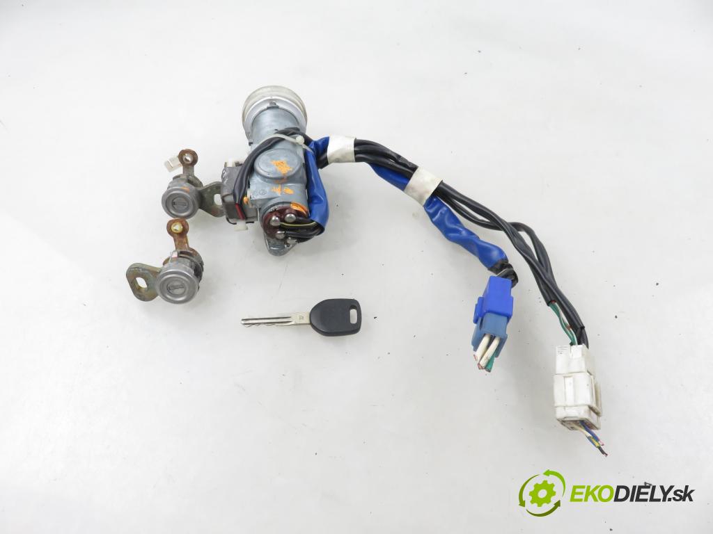 SUBARU IMPREZA kombi (GG) KOMBI 2005 123,00 2.5 167 2457,00 spinačka / zámky