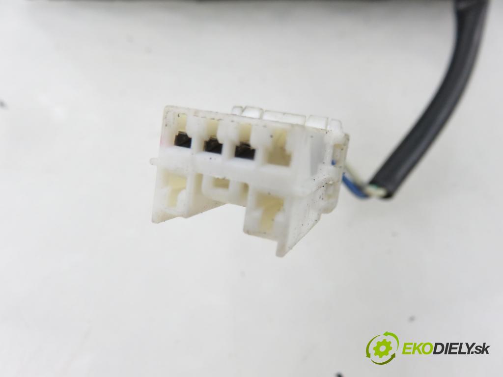 SUBARU IMPREZA kombi (GG) KOMBI 2005 123,00 2.5 167 2457,00 zpětné zrcátko