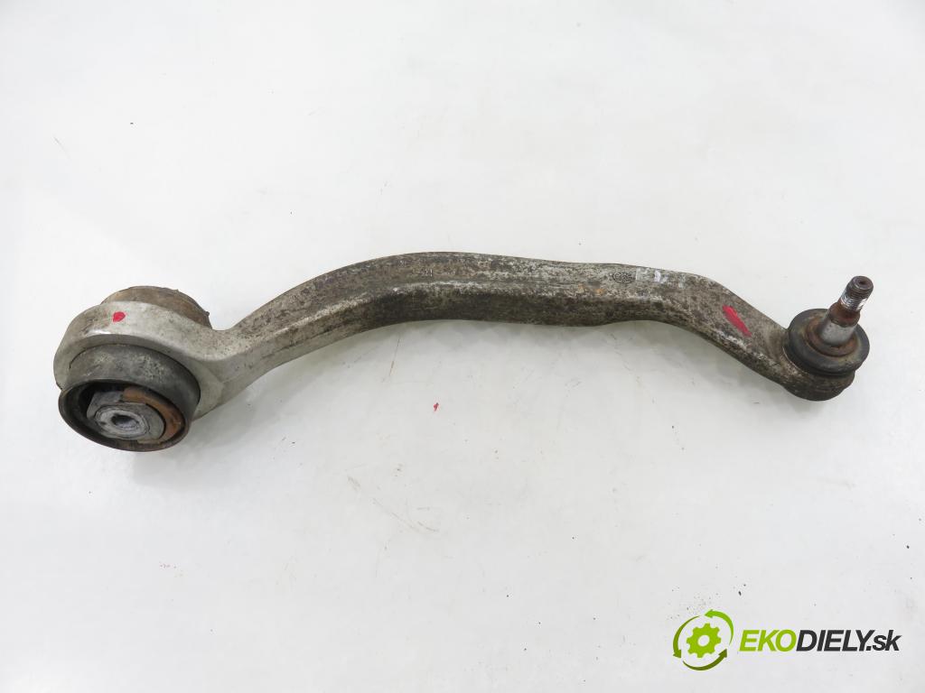 AUDI A6 Avant (4B5, C5) KOMBI 2003 125,00 2.4 quattro - BDV 2393,00 rameno dolní pravý zadní část 