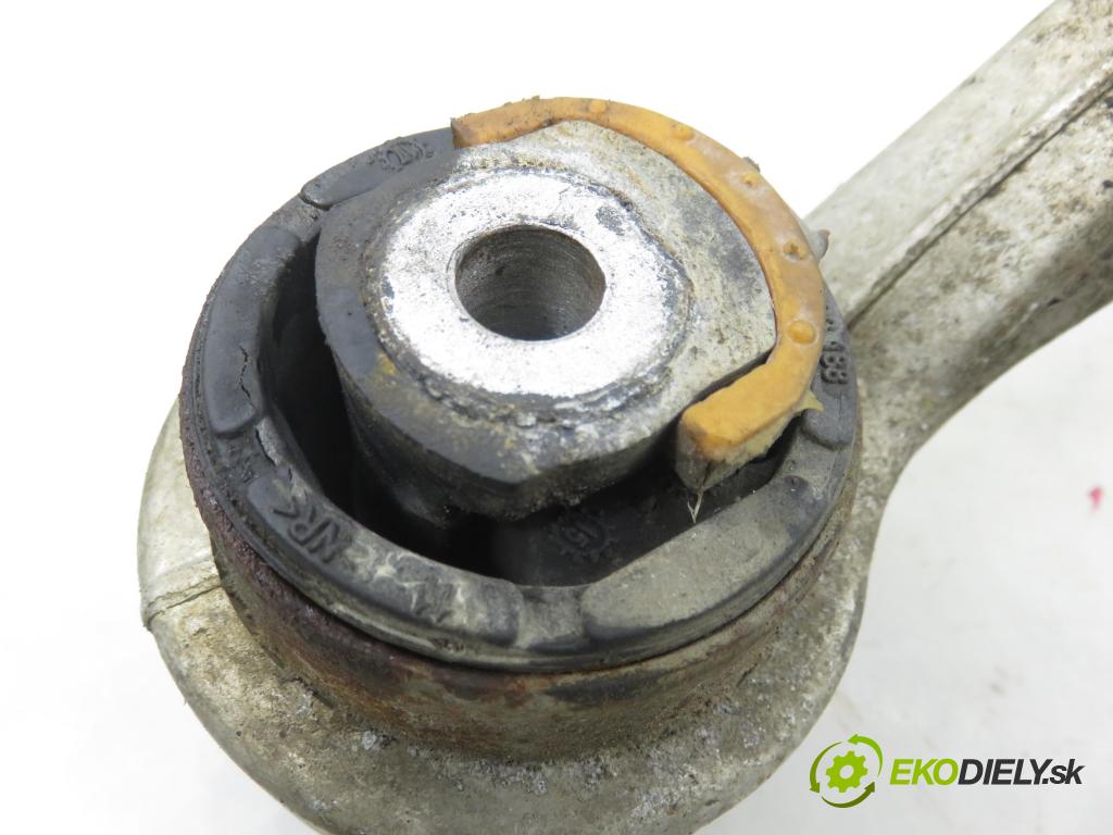 AUDI A6 Avant (4B5, C5) KOMBI 2003 125,00 2.4 quattro - BDV 2393,00 Rameno dolné pravy zadný