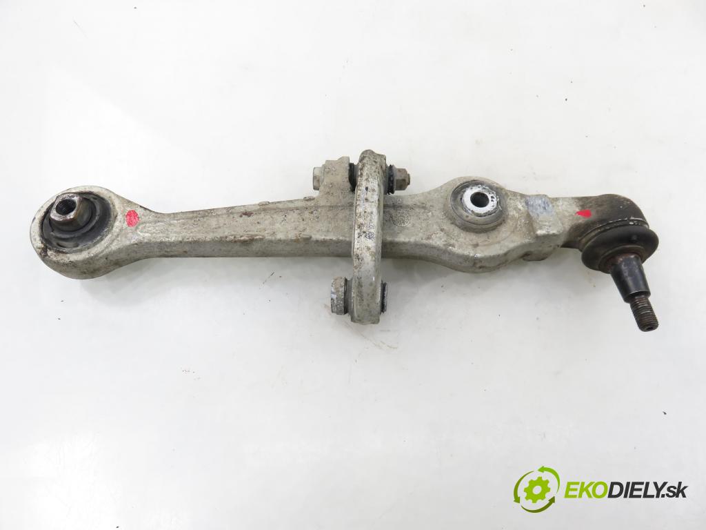 AUDI A6 Avant (4B5, C5) KOMBI 2003 125,00 2.4 quattro - BDV 2393,00 rameno dolní pravý přední část 