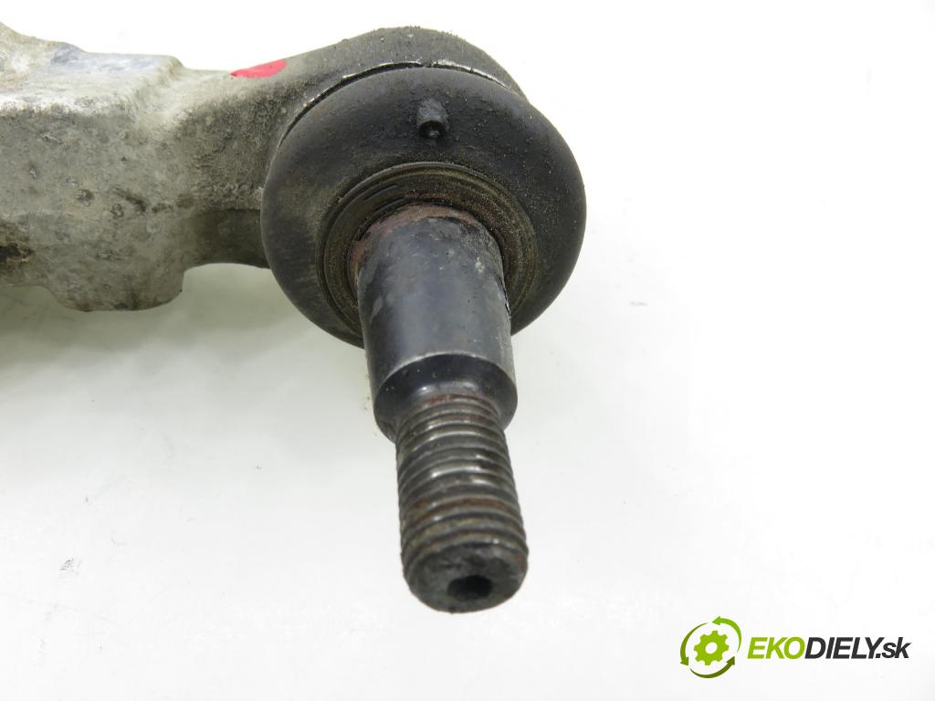 AUDI A6 Avant (4B5, C5) KOMBI 2003 125,00 2.4 quattro - BDV 2393,00 rameno dolní pravý přední část