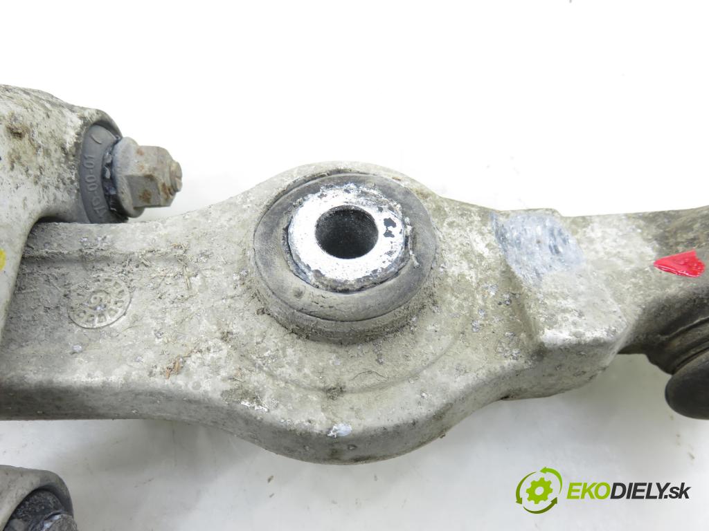 AUDI A6 Avant (4B5, C5) KOMBI 2003 125,00 2.4 quattro - BDV 2393,00 rameno dolní pravý přední část