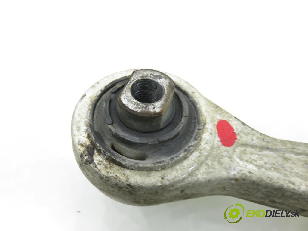 AUDI A6 Avant (4B5, C5) KOMBI 2003 125,00 2.4 quattro - BDV 2393,00 rameno dolní pravý přední část