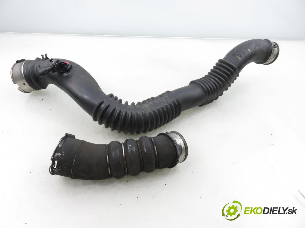 BMW 1 (E87) HB 2007 0,00 118 d - N47 D20 A 1995,00 Rúra intercoolera turba 7797481 ; 7797480