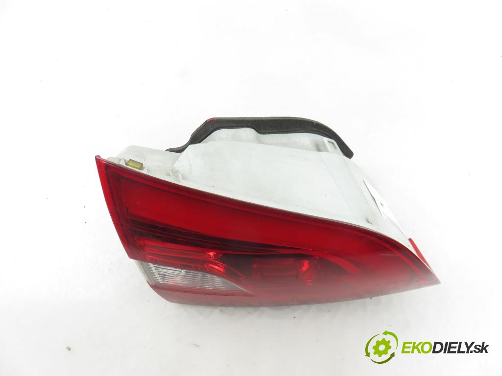 PEUGEOT 308 SW II KOMBI 2015 73,00 1.6 BlueHDi 100 - BHY (DV6FD) 1560,00 Svetlo ľavé zadné kufor