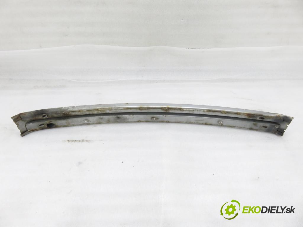 TOYOTA YARIS (_P1_) HB 2002 50,00 1.0 VVT- i 68 - 1SZ-FE 998,00 výztuha PŘEDNÍ 