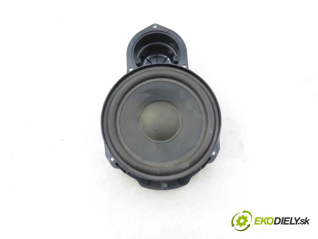 VW PASSAT B6 Variant (3C5) KOMBI 2005 77,00 1.9 TDI - BKC 1896,00 reproduktor Dvere 3C0035454