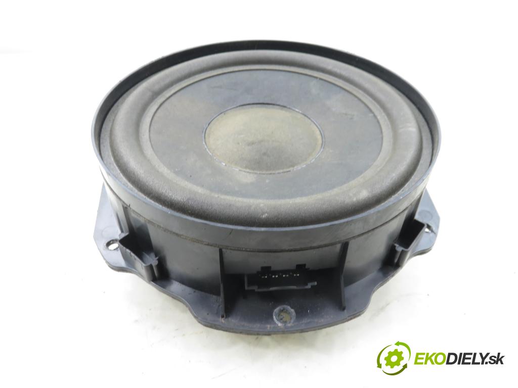 VW PASSAT B6 Variant (3C5) KOMBI 2005 77,00 1.9 TDI - BKC 1896,00 reproduktor Dvere 3C0035454