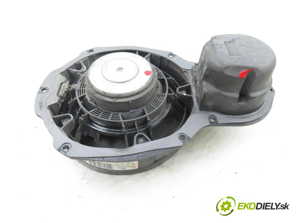 VW PASSAT B6 Variant (3C5) KOMBI 2005 77,00 1.9 TDI - BKC 1896,00 reproduktor Dvere 3C0035454