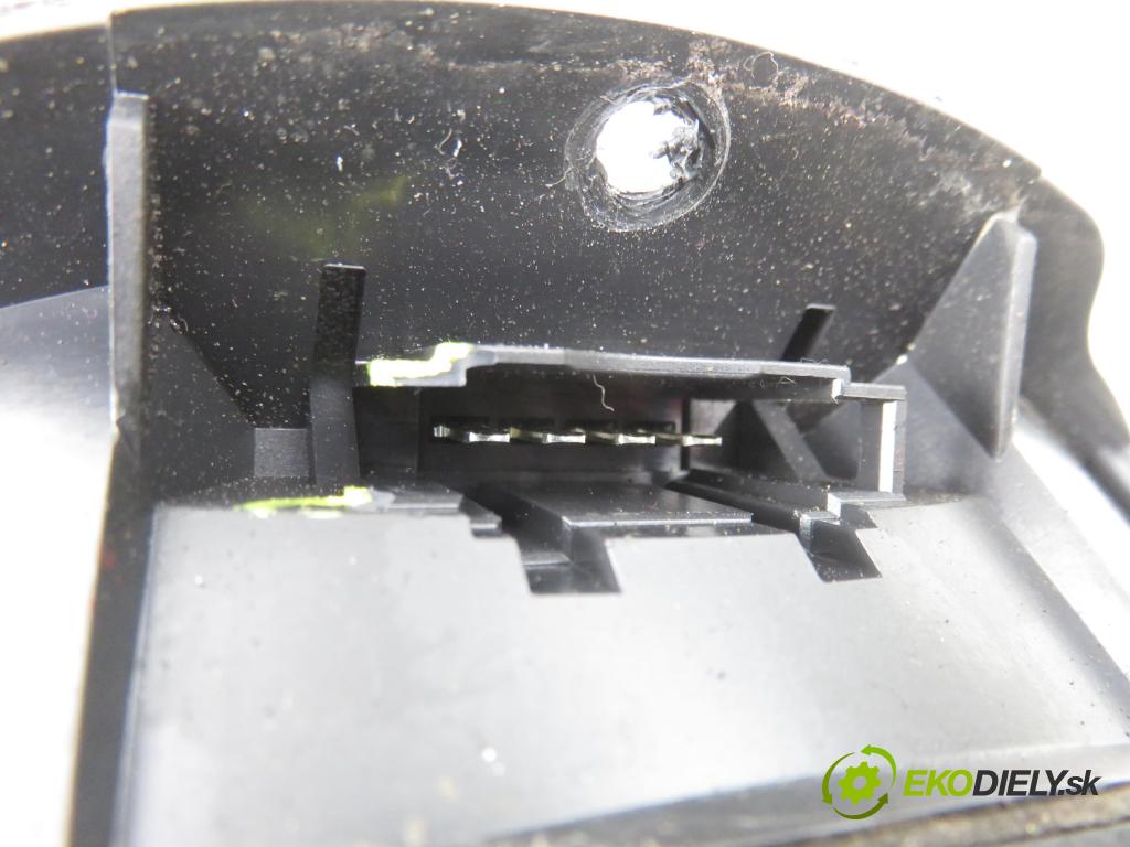 VW PASSAT B6 Variant (3C5) KOMBI 2005 77,00 1.9 TDI - BKC 1896,00 reproduktor Dvere 3C0035454