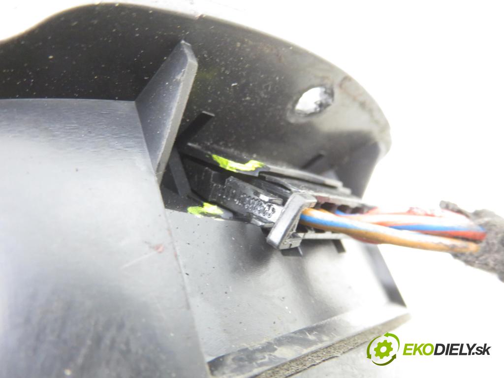 VW PASSAT B6 Variant (3C5) KOMBI 2005 77,00 1.9 TDI - BKC 1896,00 reproduktor Dvere 3C0035454