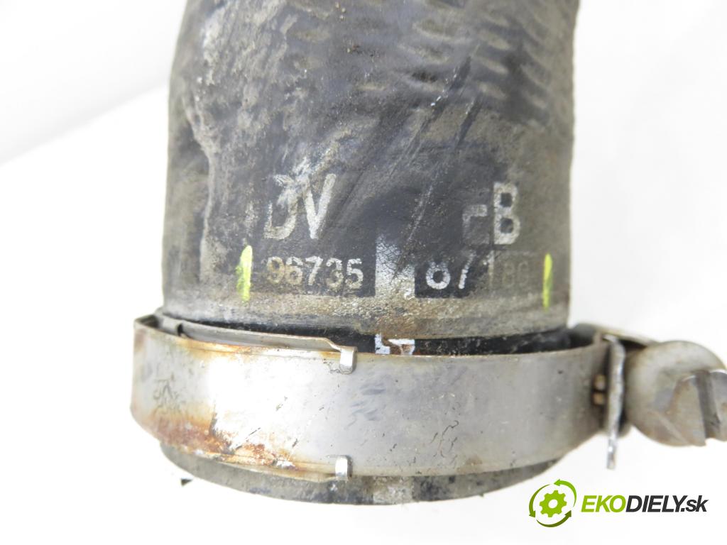 PEUGEOT 308 SW II KOMBI 2015 73,00 1.6 BlueHDi 100 - BHY (DV6FD) 1560,00 Rúra intercoolera turba 9673587180