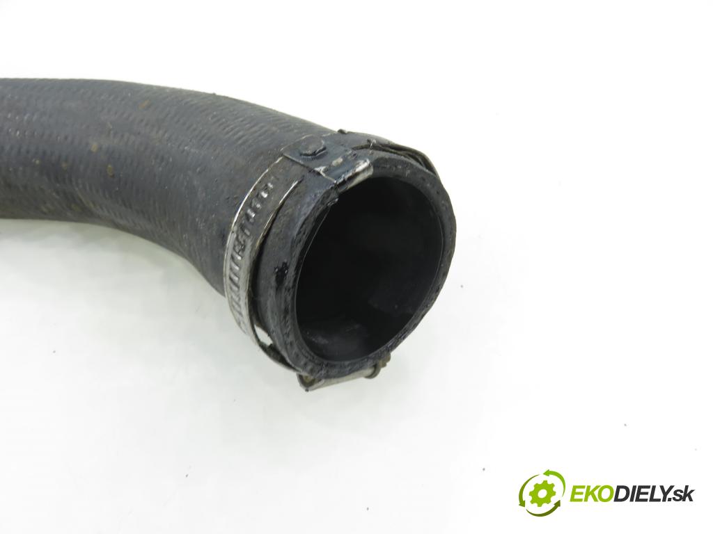 PEUGEOT 308 SW II KOMBI 2015 73,00 1.6 BlueHDi 100 - BHY (DV6FD) 1560,00 Rúra intercoolera turba 9673587180