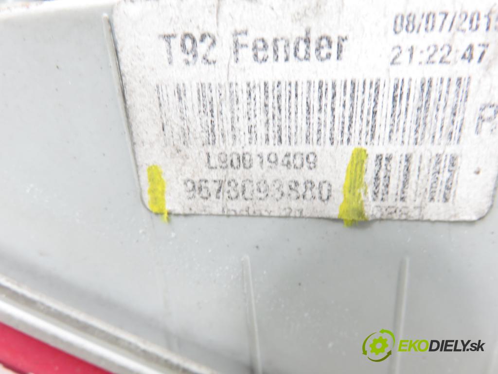 PEUGEOT 308 SW II KOMBI 2015 73,00 1.6 BlueHDi 100 - BHY (DV6FD) 1560,00 Svetlo pravé zadné 9678093880