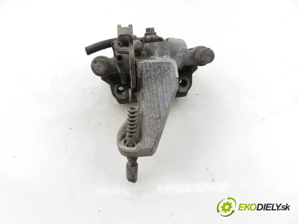 PEUGEOT 308 SW II KOMBI 2015 73,00 1.6 BlueHDi 100 - BHY (DV6FD) 1560,00 Brzdič strmeň pravé zadné 967074058 ; 967074058A