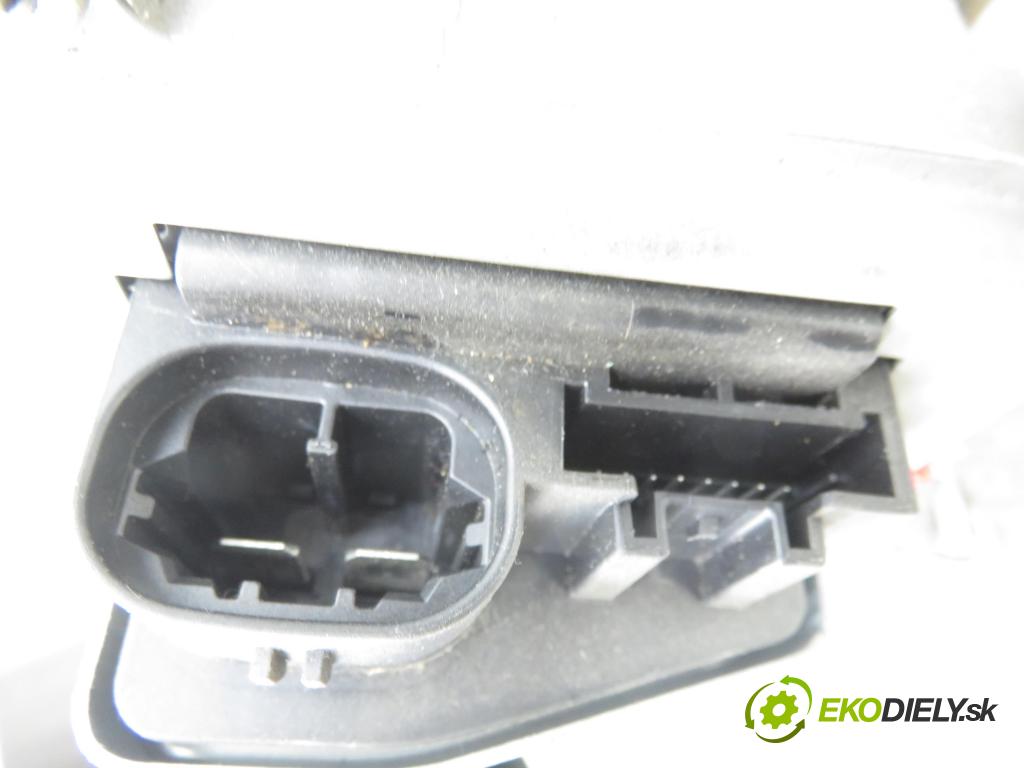 RENAULT SCENIC II (JM0/1_) MINIVAN 2005 0,00 1.6 (JM0C, JM0J, JM1B) - K4M 761 1598,00 SLOUPEC / PODPORA elektrický 8200035273 ; 50300390