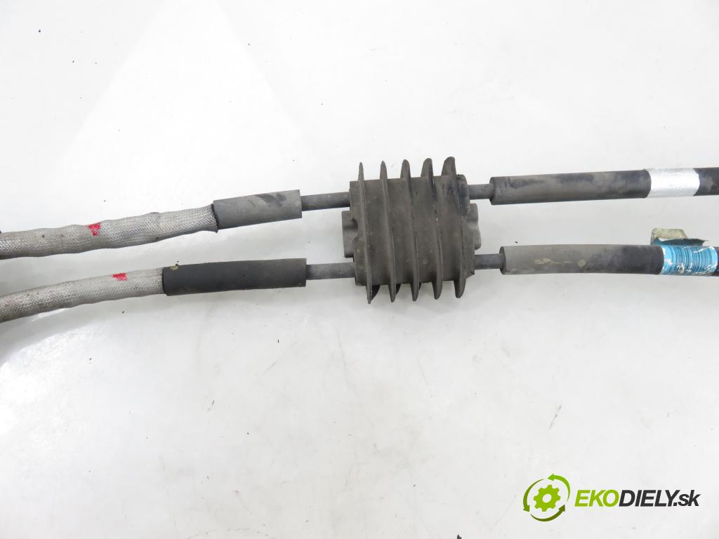 PEUGEOT 308 SW II KOMBI 2015 73,00 1.6 BlueHDi 100 - BHY (DV6FD) 1560,00 ZVEDÁK: 9806936580