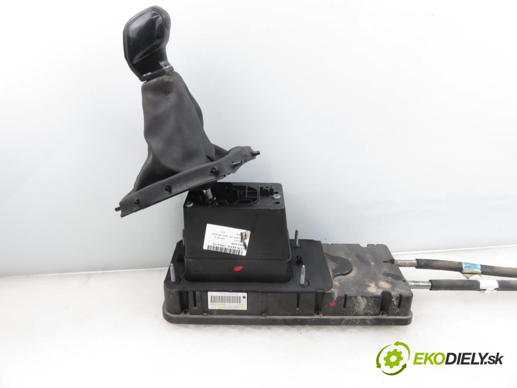 PEUGEOT 308 SW II KOMBI 2015 73,00 1.6 BlueHDi 100 - BHY (DV6FD) 1560,00 ZVEDÁK: 9806936580