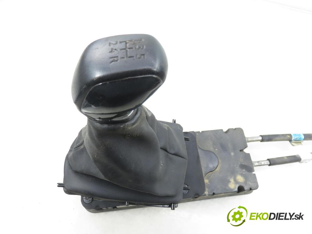 PEUGEOT 308 SW II KOMBI 2015 73,00 1.6 BlueHDi 100 - BHY (DV6FD) 1560,00 ZVEDÁK: 9806936580