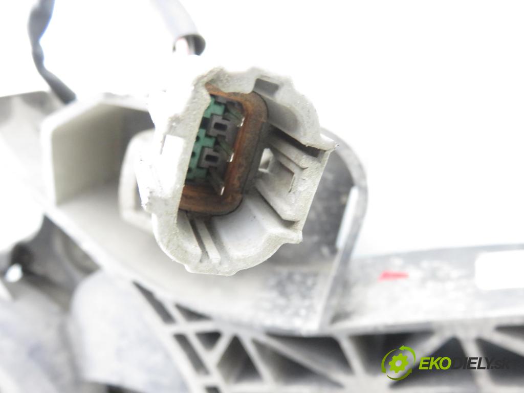 NISSAN NP300 NAVARA (D40) PICK-UP 2006 126,00 2.5 dCi 171 2488,00 Ventilátor chladič klíma/voda 92120EB400