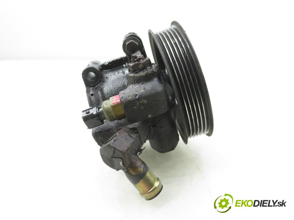 FORD FOCUS (DAW, DBW) HB 2000 85,00 1.8 16V 1796,00 Pumpa servočerpadlo XS4E3A733AC (Servočerpadlo)