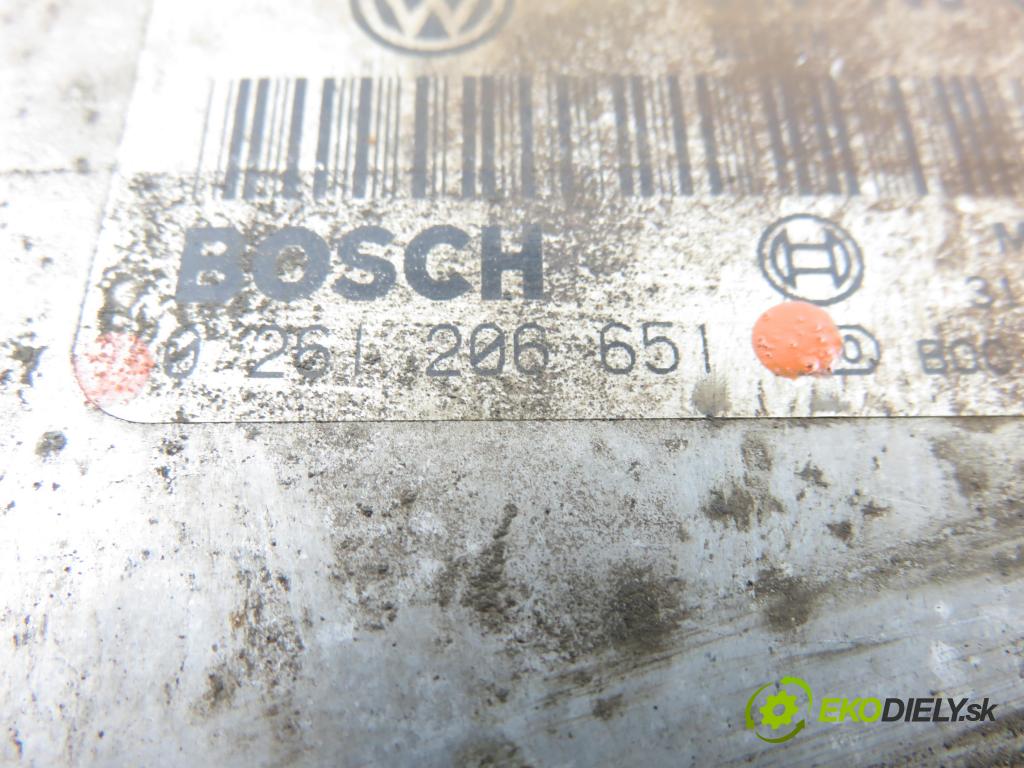 VW POLO Variant (6V5) KOMBI 1999 44,00 1.4 - AKK 1390,00 řídící jednotka motora 0261206651 ; 6K0906032M