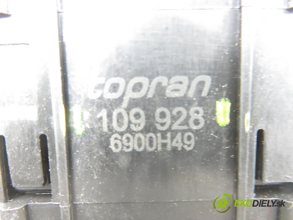 VW GOLF IV (1J1) HB 2003 55,00 1.4 16V - BCA 1390,00 prepínač svetlá 109928