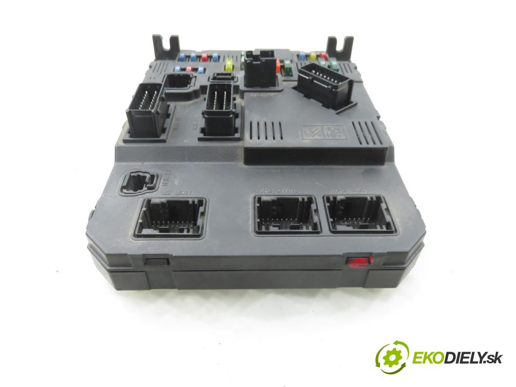 RENAULT SCENIC I (JA0/1_) MINIVAN 2000 79,00 1.6 - K4M 709 1598,00 MODUL BSI S108502600 ; 7700436246