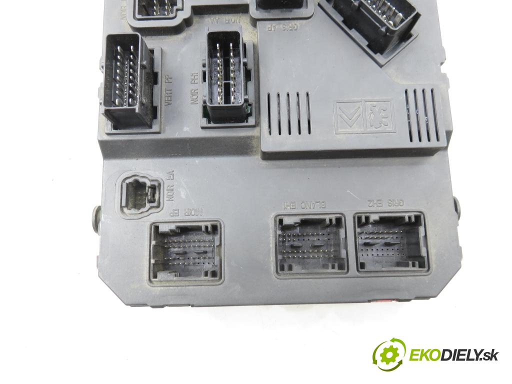 RENAULT SCENIC I (JA0/1_) MINIVAN 2000 79,00 1.6 - K4M 709 1598,00 MODUL BSI S108502600 ; 7700436246