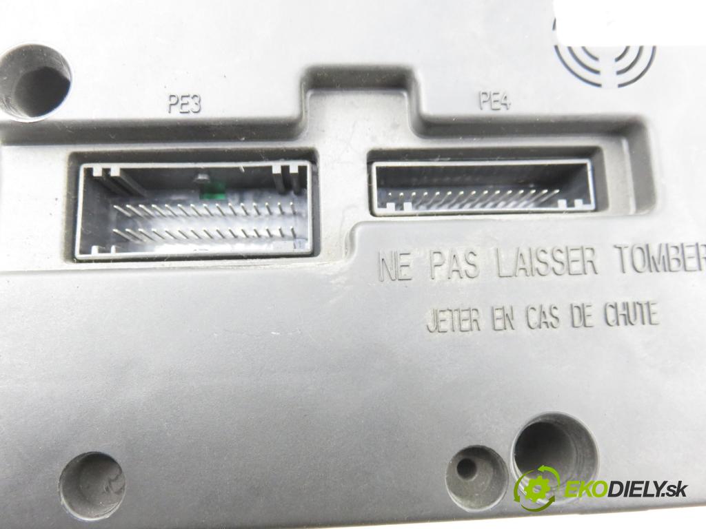 RENAULT SCENIC I (JA0/1_) MINIVAN 2000 79,00 1.6 - K4M 709 1598,00 MODUL BSI S108502600 ; 7700436246