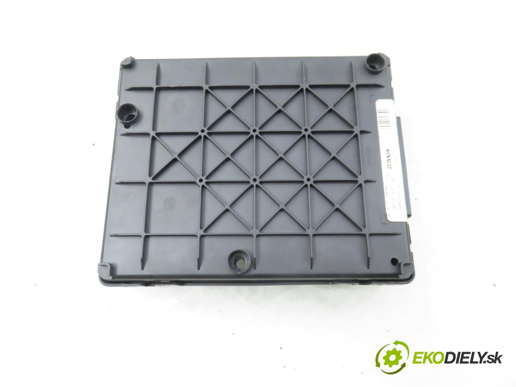 RENAULT SCENIC I (JA0/1_) MINIVAN 2000 79,00 1.6 - K4M 709 1598,00 MODUL BSI S108502600 ; 7700436246