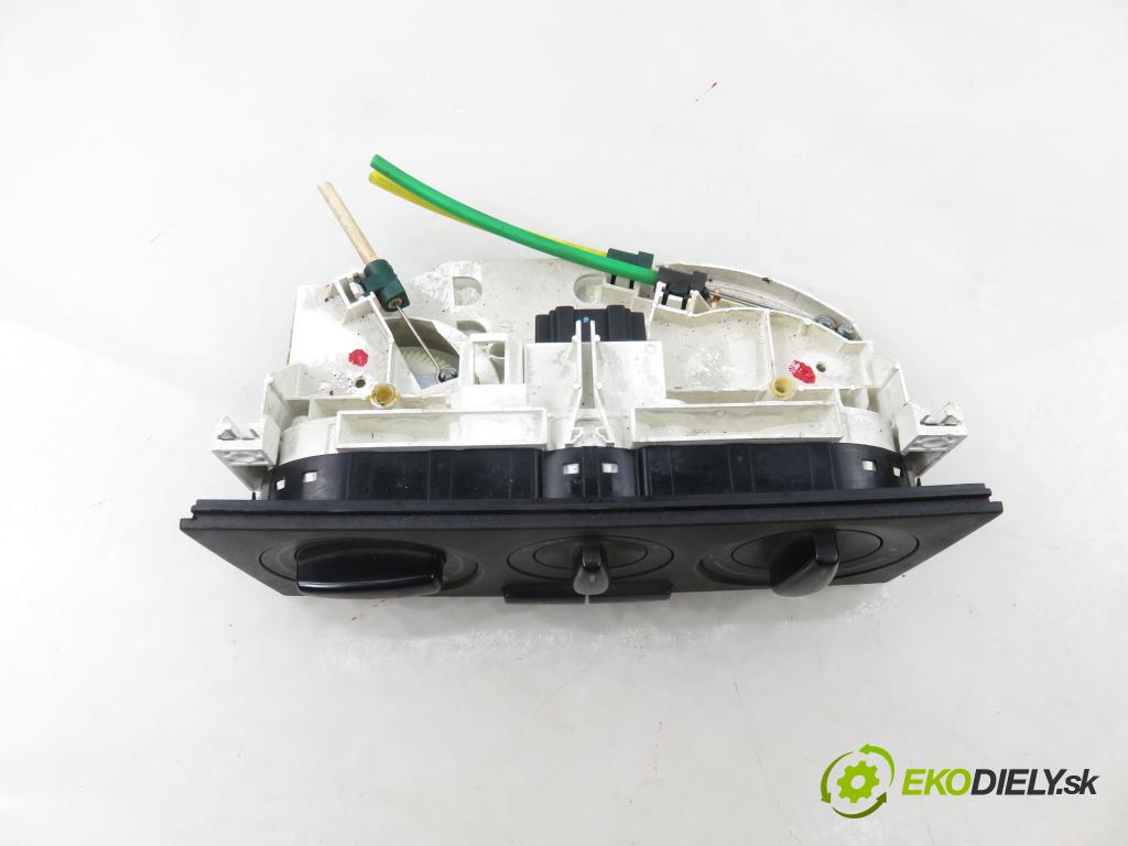 VW POLO Variant (6V5) KOMBI 1999 44,00 1.4 - AKK 1390,00 Panel kúrenia KLIMATIZACE: 1J0820045F