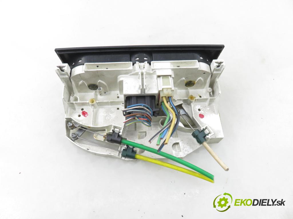 VW POLO Variant (6V5) KOMBI 1999 44,00 1.4 - AKK 1390,00 Panel kúrenia KLIMATIZACE: 1J0820045F