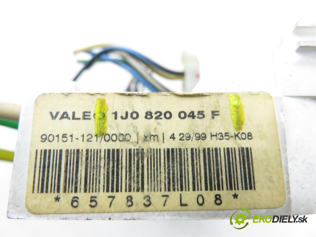 VW POLO Variant (6V5) KOMBI 1999 44,00 1.4 - AKK 1390,00 Panel kúrenia KLIMATIZACE: 1J0820045F