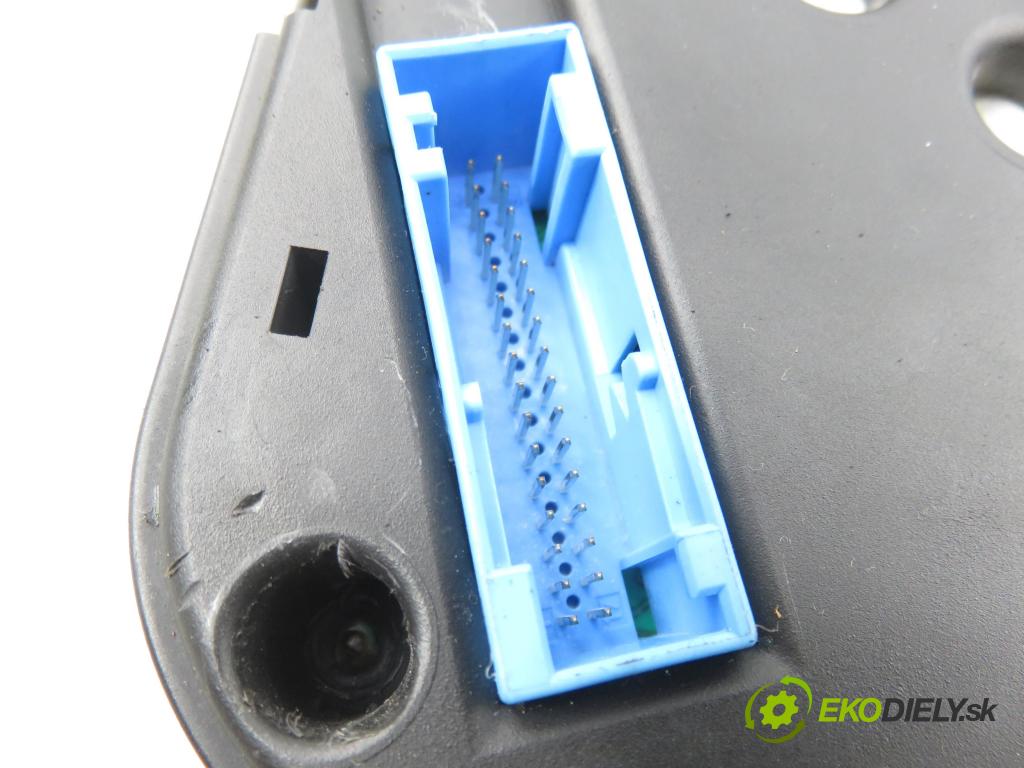 VW POLO Variant (6V5) KOMBI 1999 44,00 1.4 - AKK 1390,00 prístrojovka elektrický 6K9920806