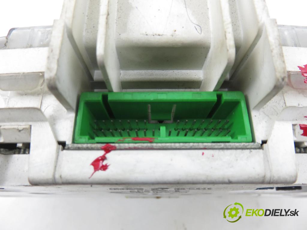 SUBARU IMPREZA kombi (GG) KOMBI 2005 123,00 2.5 167 2457,00 Prístrojovka elektrický 85014FE110