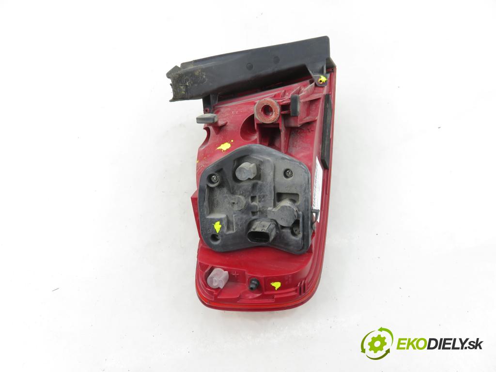 AUDI A4 (8K2, B8) SEDAN 2008 176,00 3.0 TDI quattro - CCWA 2967,00 Svetlo pravé zadné 8K5945096K