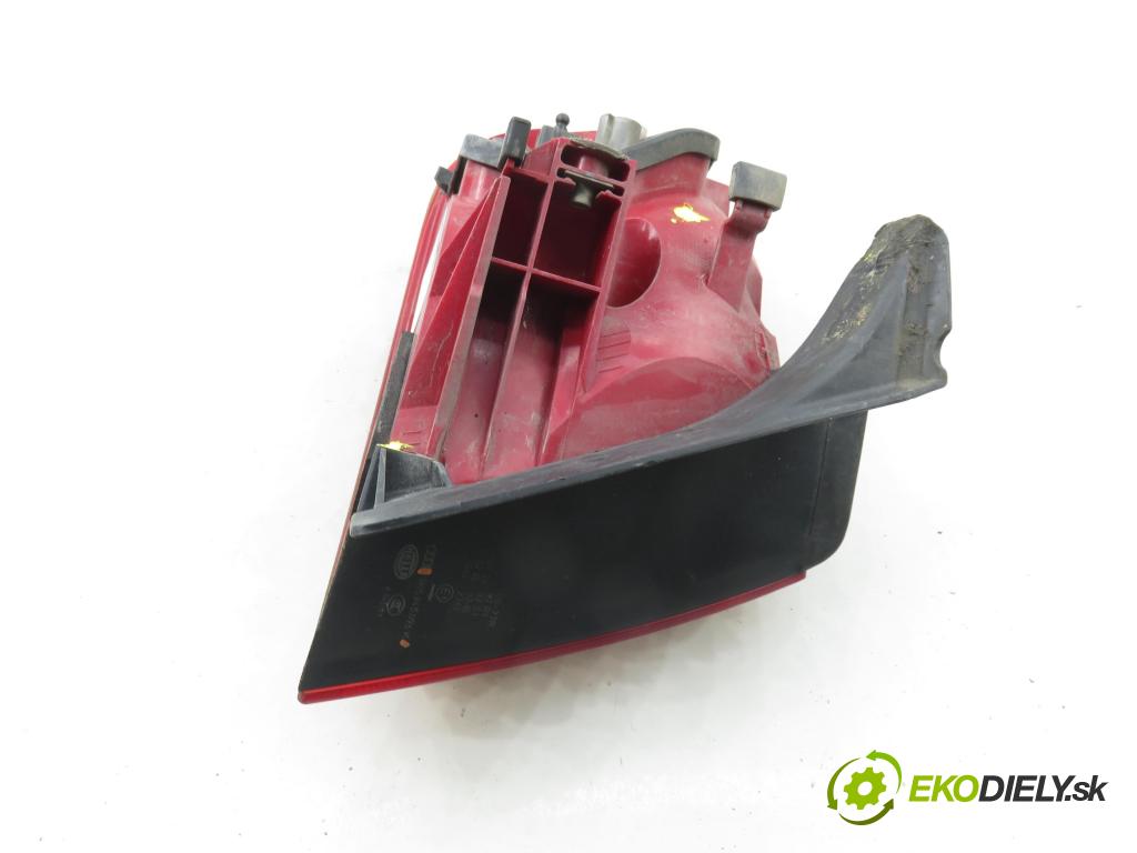 AUDI A4 (8K2, B8) SEDAN 2008 176,00 3.0 TDI quattro - CCWA 2967,00 Svetlo pravé zadné 8K5945096K