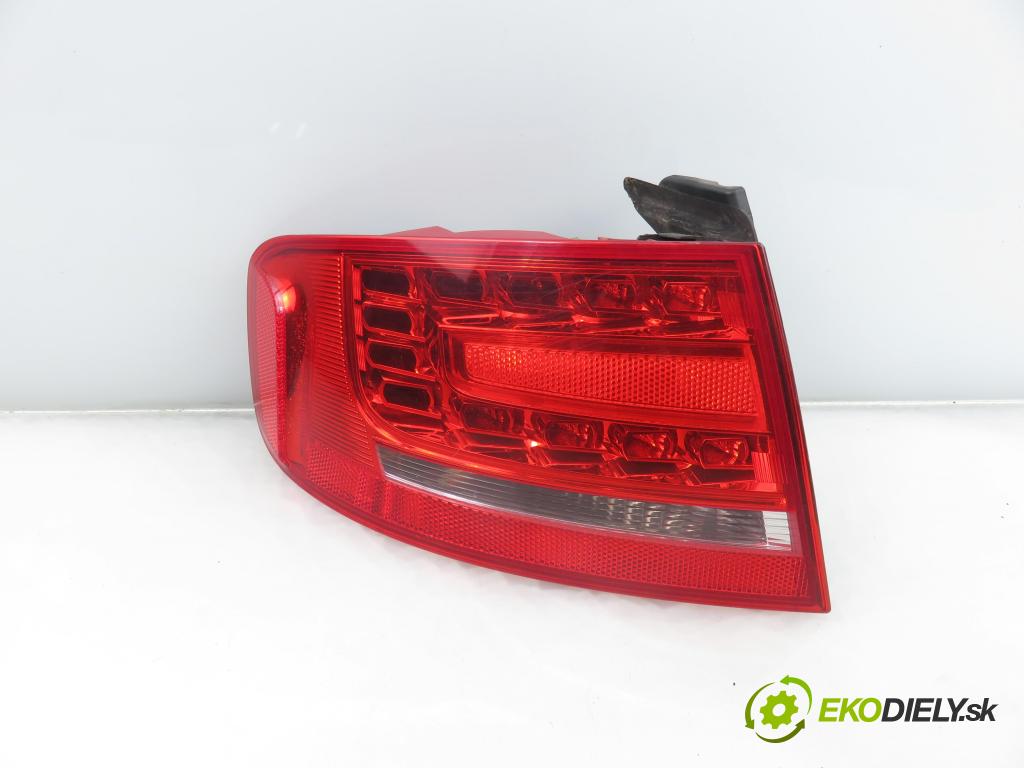 AUDI A4 (8K2, B8) SEDAN 2008 176,00 3.0 TDI quattro - CCWA 2967,00 světlo levé zadní 8K5945095K