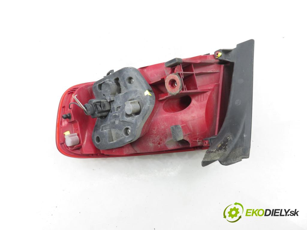 AUDI A4 (8K2, B8) SEDAN 2008 176,00 3.0 TDI quattro - CCWA 2967,00 světlo levé zadní 8K5945095K