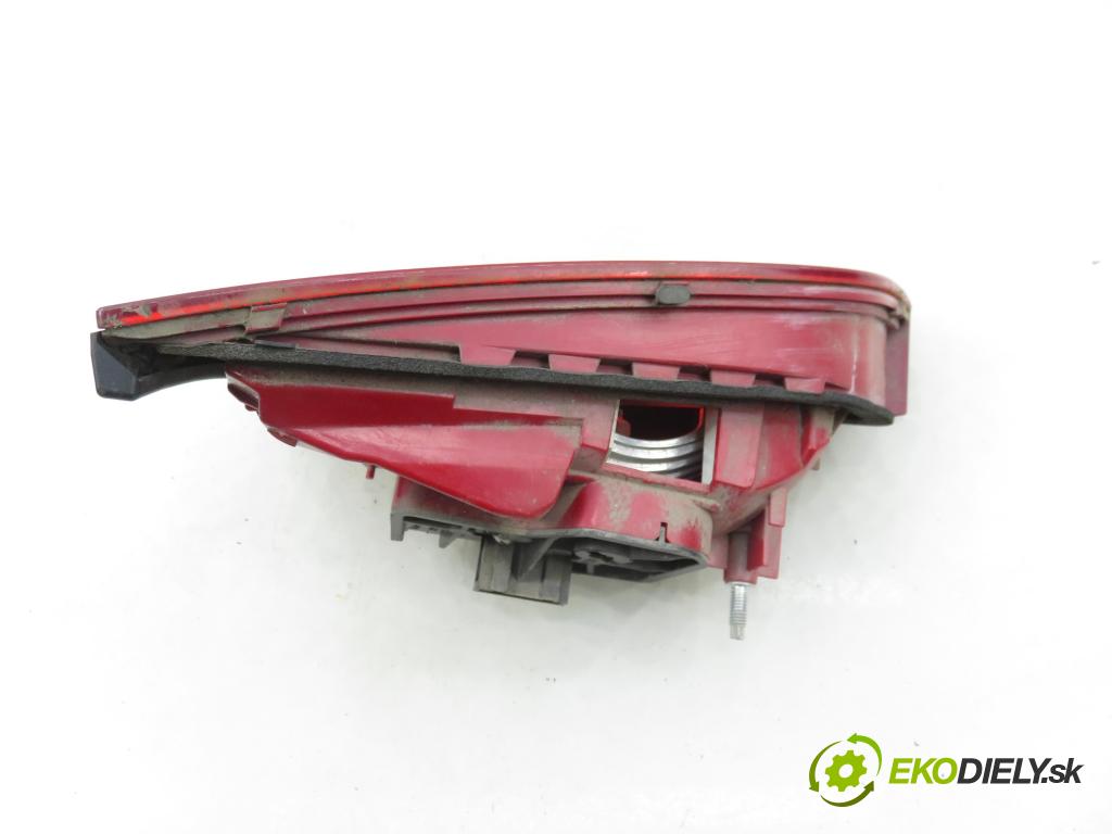 AUDI A4 (8K2, B8) SEDAN 2008 176,00 3.0 TDI quattro - CCWA 2967,00 Svetlo pravé zadné kufor 8K5945094K