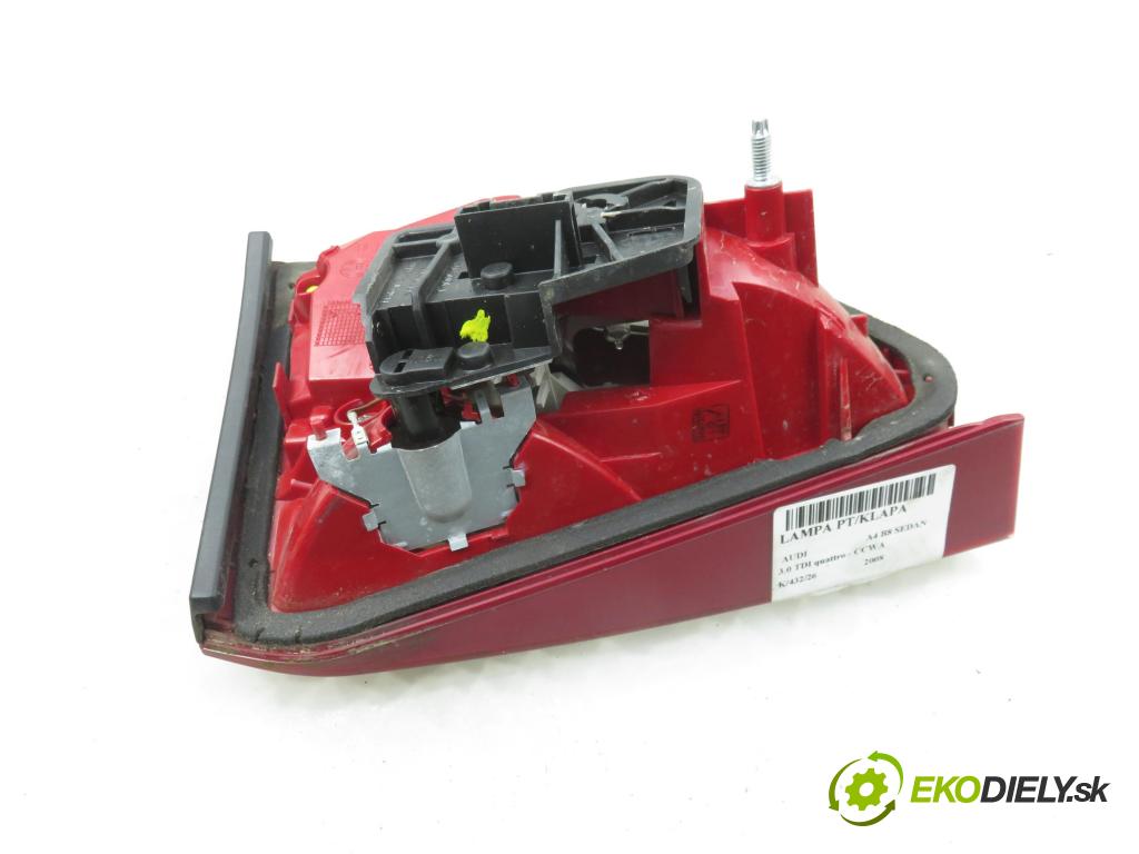 AUDI A4 (8K2, B8) SEDAN 2008 176,00 3.0 TDI quattro - CCWA 2967,00 Svetlo pravé zadné kufor 8K5945094K