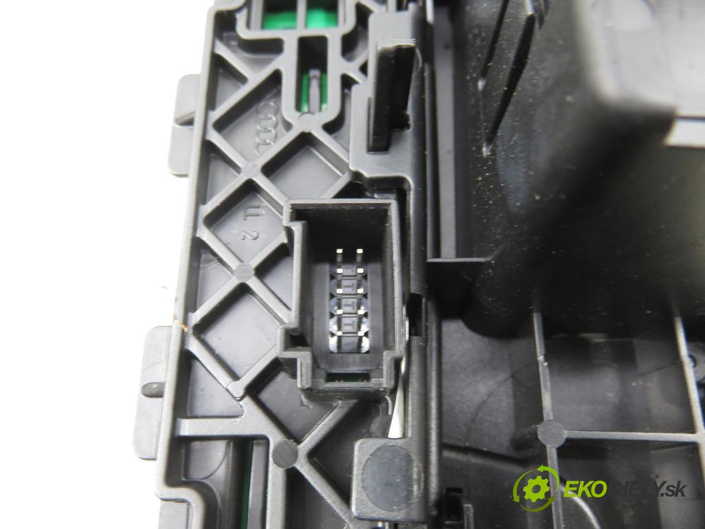 AUDI A4 (8K2, B8) SEDAN 2008 176,00 3.0 TDI quattro - CCWA 2967,00 Panel ovládania IDRIVE 8T0919609