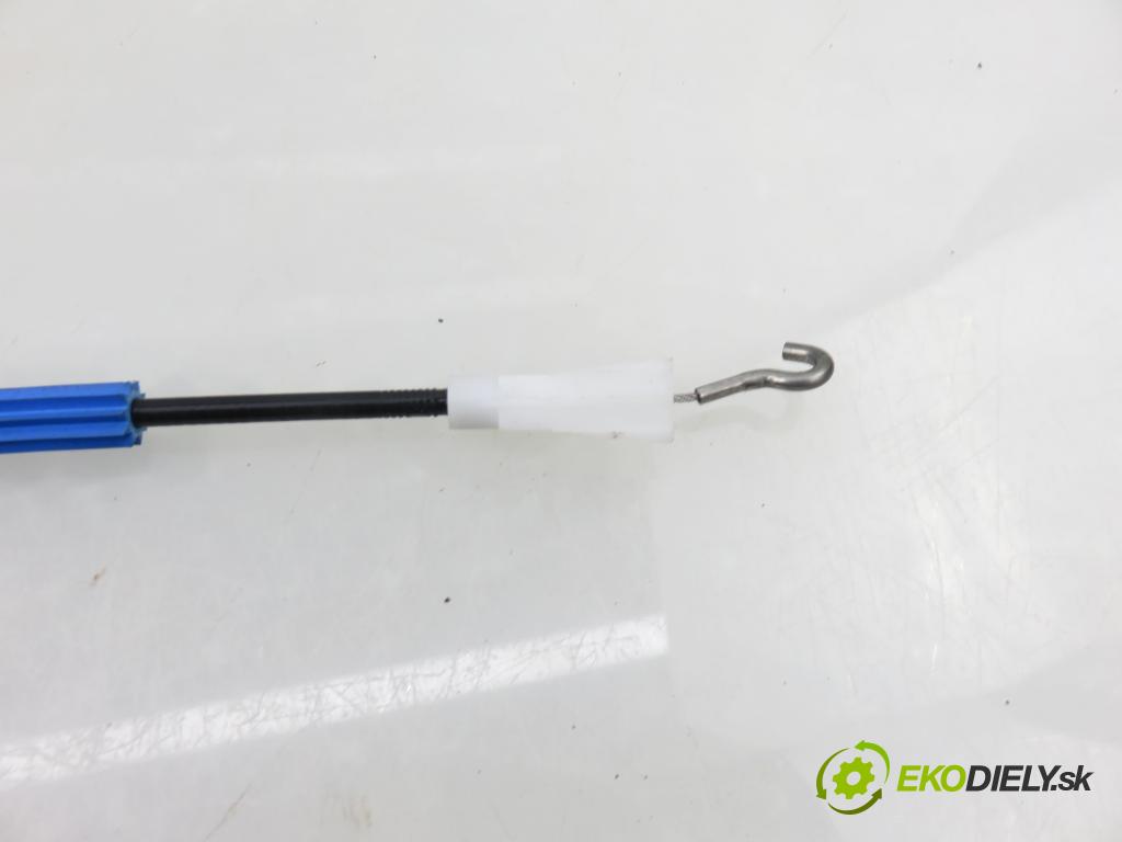 AUDI A4 (8K2, B8) SEDAN 2008 176,00 3.0 TDI quattro - CCWA 2967,00 zámok 8J1837016A